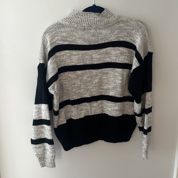 Vintage cropped sweater buttons - Picture 2 of 3